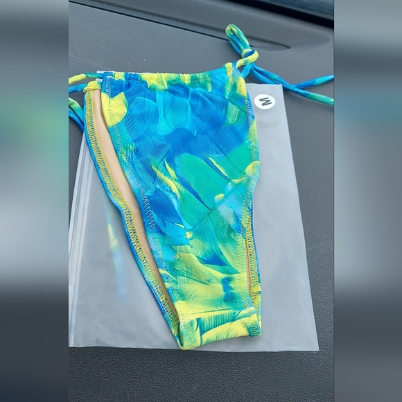 Micro String Bikini set - Picture 6 of 8